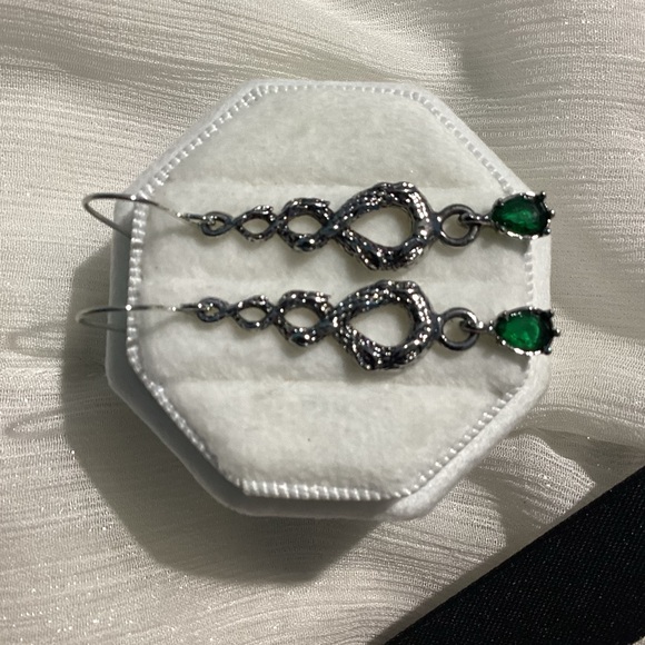 💋Antique Silver Twisted Etched Hook Drop Earrings - Picture 11 of 16